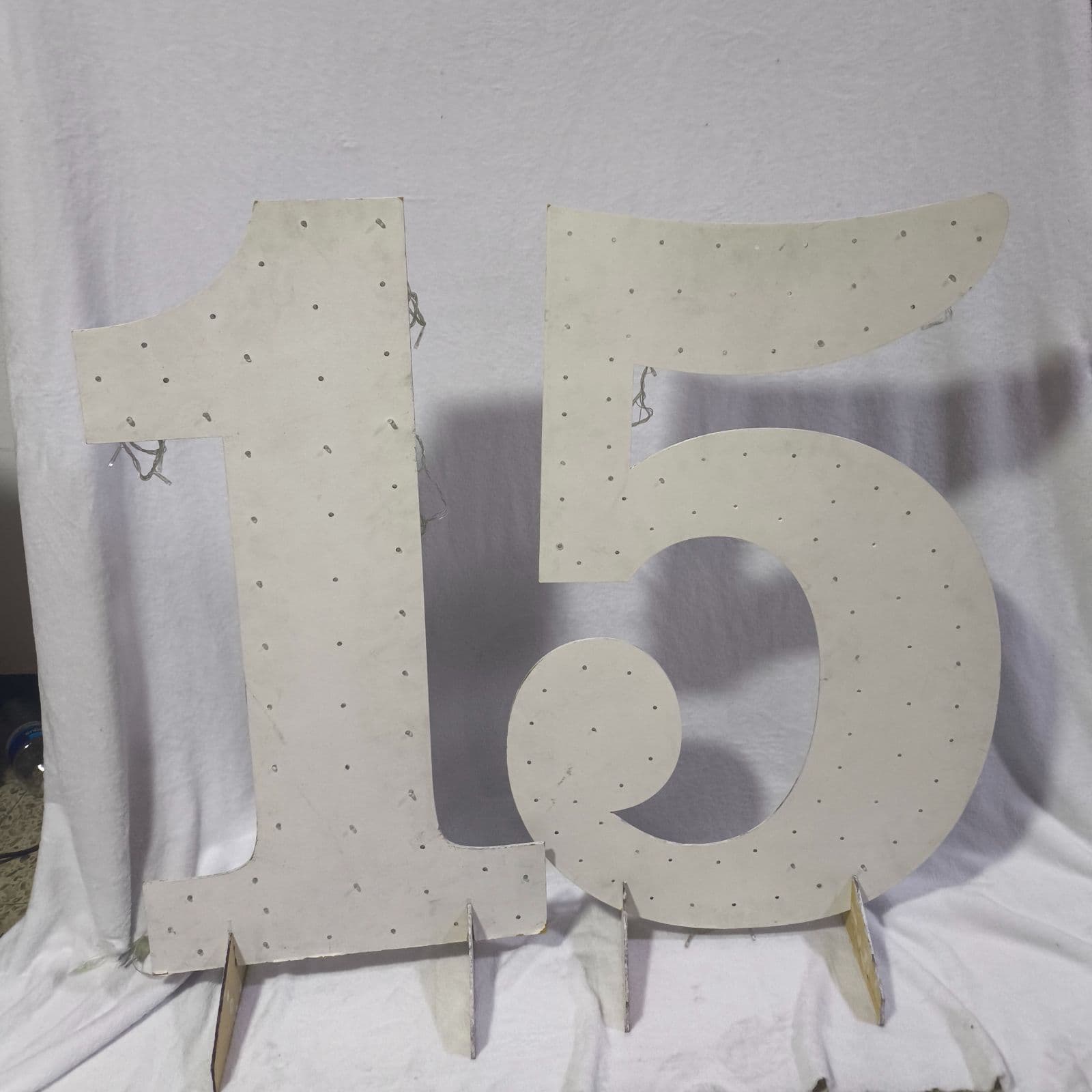 Números en MDF luminosos de 80 cm, en alquiler en MTK