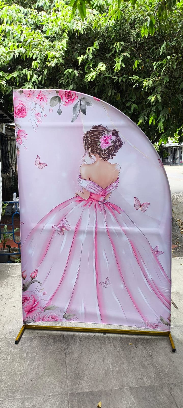 Tela sublimada XV en Media luna — Rosada, en alquiler en MTK