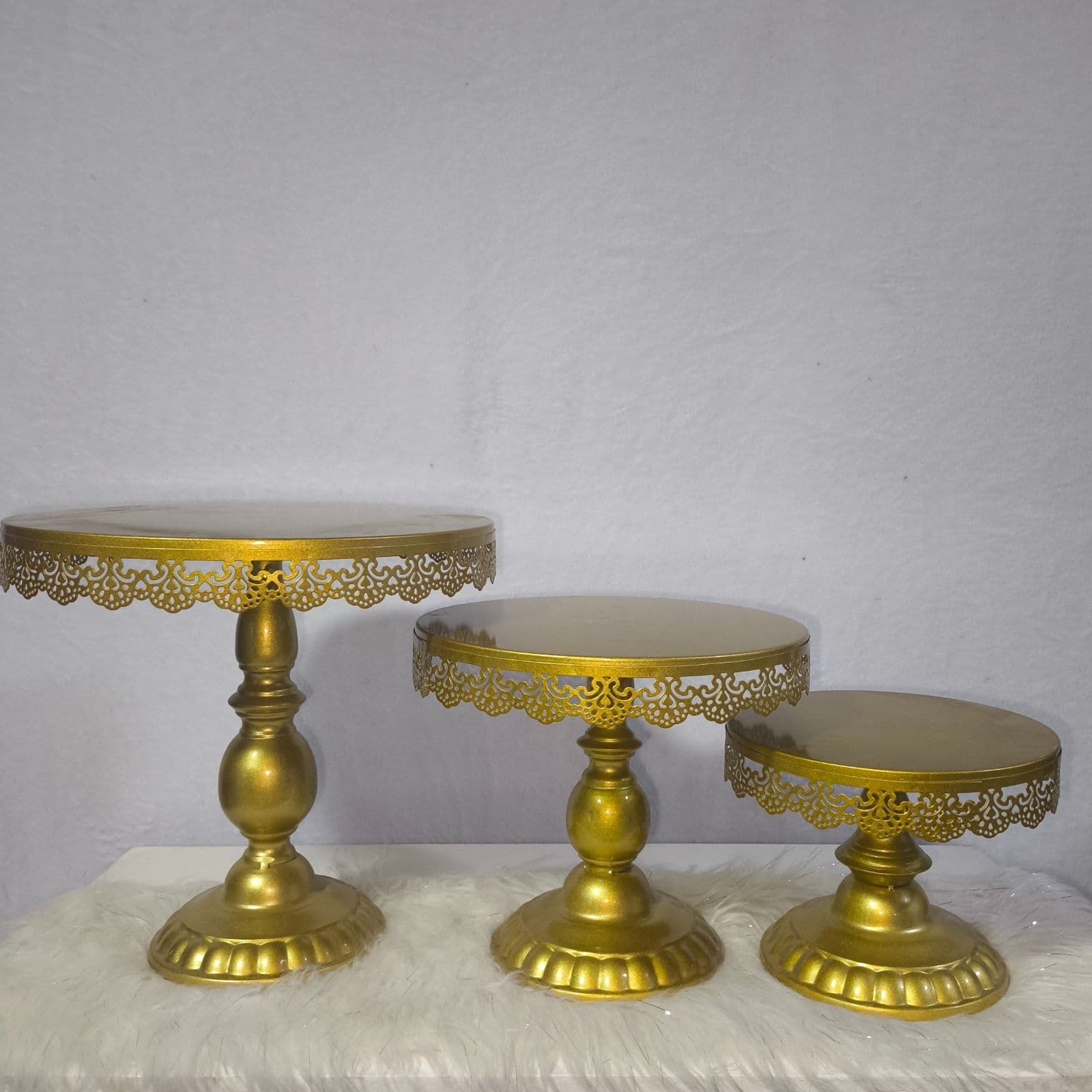 Trío Dorado bajo (a ras de mesa) completo (media + 1 + 2 libras), en alquiler en MTK