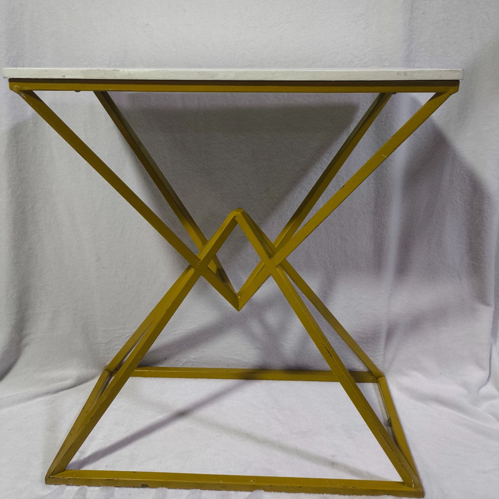 Mesa diamante grande, en alquiler en MTK